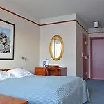 特利西尔酒店 3*